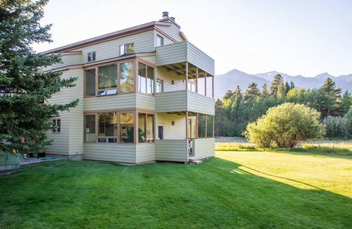 Moose Wilson Road Condo | RMR: Lupine 1914 Condo in The Aspens/Wilson,WY