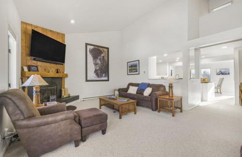 Moose Wilson Road Apartment | RMR: Mountain Ash 1 Condo in The AspensWilsonWY