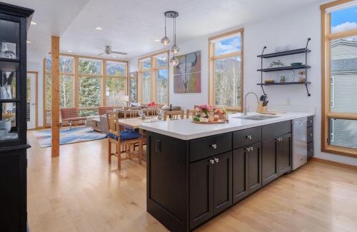 Moose Wilson Road Apartment | RMR: Windflower 2121 Condo in The AspensWilsonWY