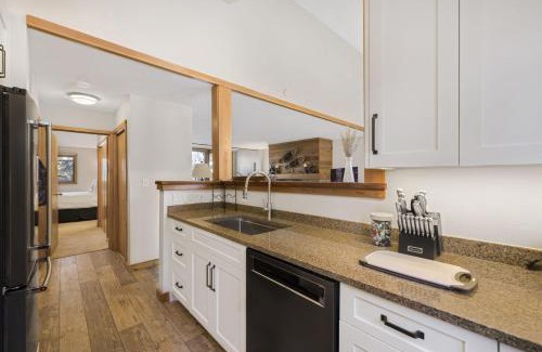 Moose Wilson Road Apartment | RMR: Yarrow 2322 Condo in The AspensWilsonWY