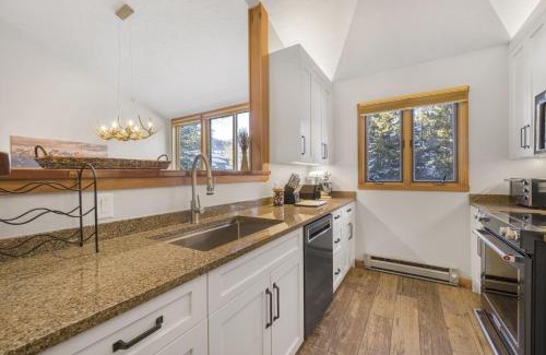 Moose Wilson Road Apartment | RMR: Yarrow 2322 Condo in The AspensWilsonWY