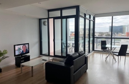 Adelaide Central Business District Apartment | RNR on Franklin-Apartment with Balcony