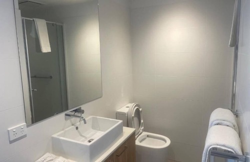 Adelaide Central Business District Apartment | RNR on Franklin-Triple Room with Balcony