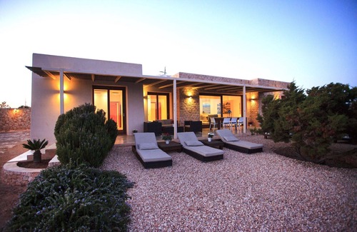 Formentera Ski Chalet | Romero en Can Corda, Chalet 4 Dormitorios 4 Baños con piscina en Cap de Barbaria Formentera