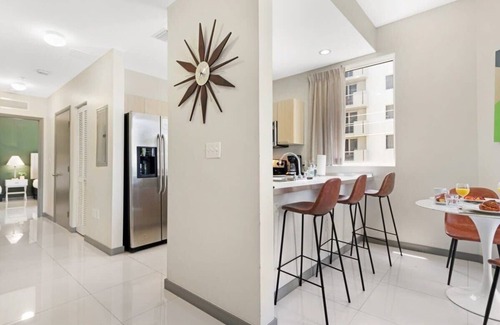 The Roads House | Roami at Habitat Brickell | Pool + Balcony | 1 Bed