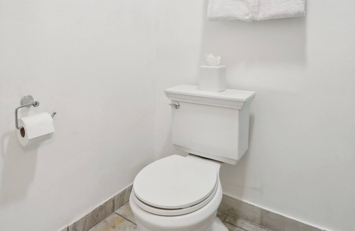 French Quarter Hotel | Roami at St. Helene | Chartres St. Combo #18