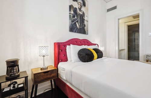 French Quarter Hotel | Roami at St. Helene | Chartres St. Combo #21