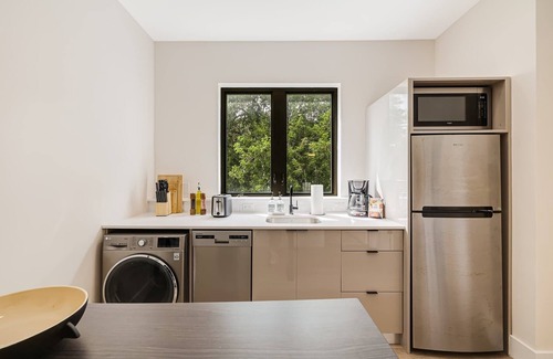 Midtown Apartment | Roami at The Palace | 4 Bed Combo | 2 Units #23
