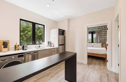 Midtown Apartment | Roami at The Palace | 4 Bed Combo | 2 Units #23