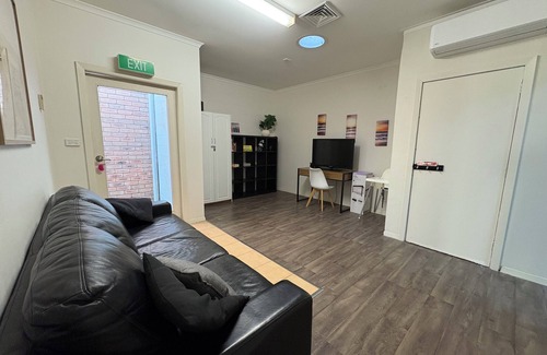 Portland House | Roantree House 4BR CBD Sleeps 10 Secure yard
