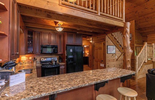 Frank Cabin | Roaring Creek Lodge - Newland log cabin, hot tub, pool table, fire pit
