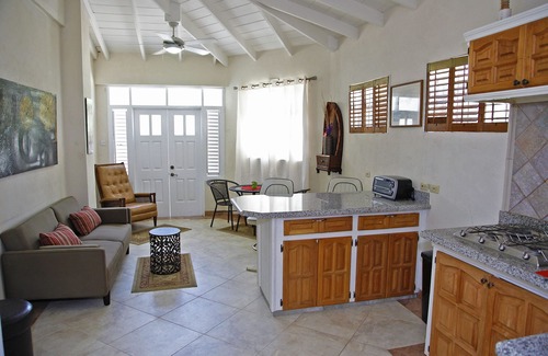 Holder's Hill Apartment | Robin's Nest - Great Value! St. James Apt. on West Coast