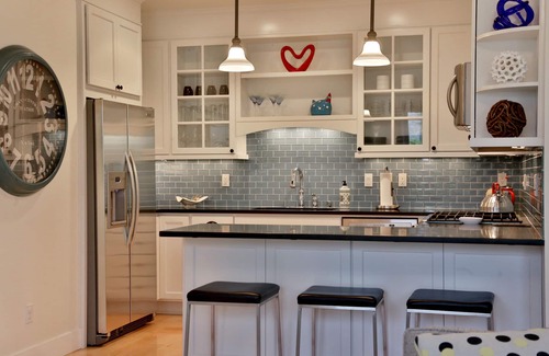 Langley Condo | Robins Nest Langley-Modern Condo In Downtown Langley
