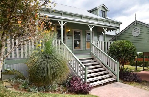 Wisemans Ferry House | Rock-a-Billi. Exceptional 4-bedroom home in the heart of Wisemans. 3pm checkout