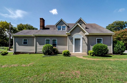Murfreesboro Apartment | Rock and Roll Residence - short drive to Music City at 1/3 the Price!