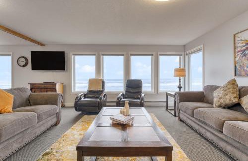 Rockaway Beach House | Rock Candy by AvantStay Beachfront Views Patio Walk to Rockaway Beach