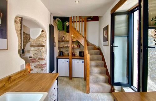 Plymouth Cottage | Rock Cottage direct beach access and sea views