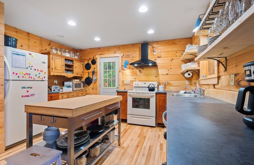 Rangeley Plantation House | Rock Hopper on Mooselookmeguntic Lake with beach, pet friendly!