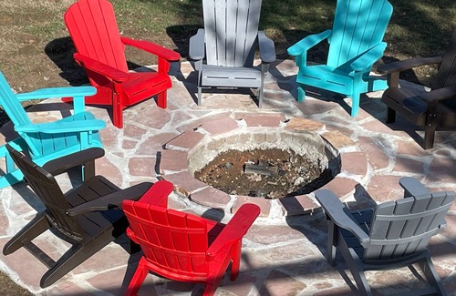 Cherokee Village House | Rock Inn Retreat: E Faye Jones style home. Rock walls in all bathrooms!