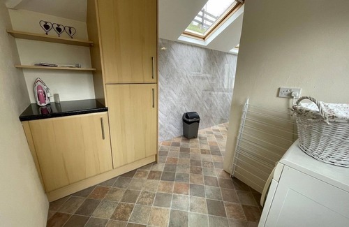 Braithwaite Cottage | Rock Lynn - a bungalow that sleeps 4 guests in 2 bedrooms