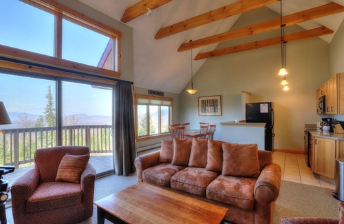 Sandy River Condo | Rock Pond Condo Black Gnat 14 at Saddleback Mountain!