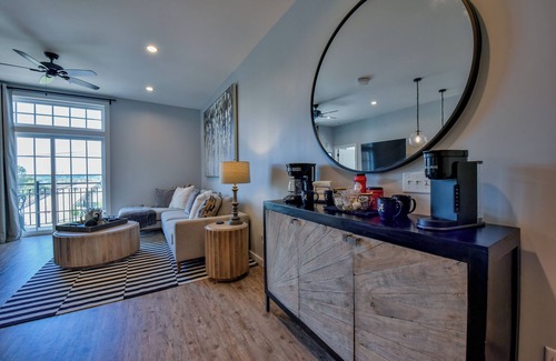 Tuscaloosa Condo | Rock & Roll Tide! Steps away from Amphitheater and downtown!