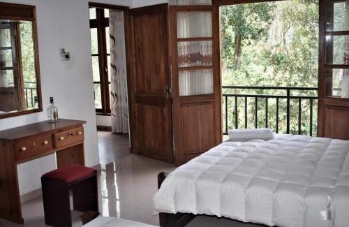 Gomagoda House | Rock View Home