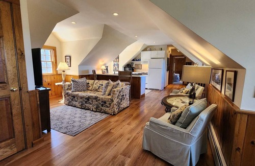 Hulls Cove Apartment | Rockbilt Cottage Loft-Cozy comfort with breathtaking views of Frenchmans Bay, 4 minutes to Acadia