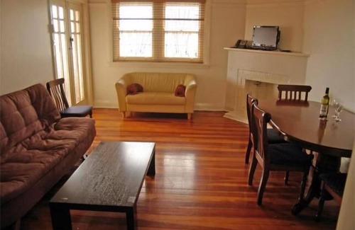 Rockdale Apartment | Rockdale Large 2 Bedroom Apartment with Balcony walk to Brighton Le Sands Beach