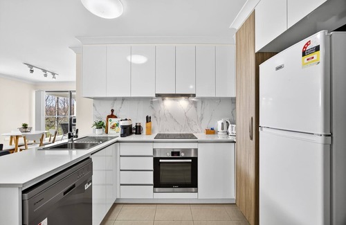 Rockingham Apartment | Rockingham 2BR Escape with Private Balcony