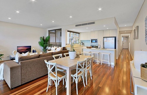 Bargara Apartment | “Rockpool No 4” – Beachfront unit