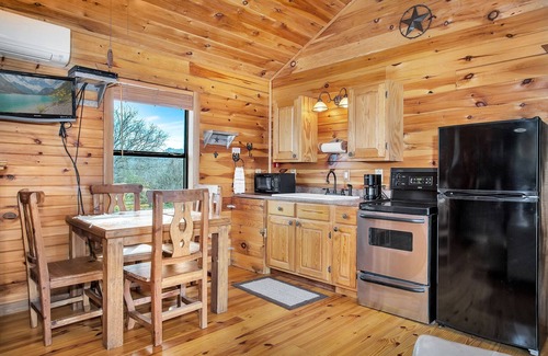 Fredericksburg Cabin | Rockview Cabin 1 | Spectacular Views of Enchanted Rock