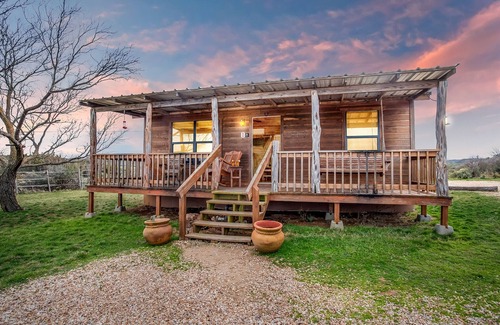 Fredericksburg Cabin | Rockview Cabin 1 | Spectacular Views of Enchanted Rock