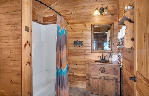 Fredericksburg Cabin | Rockview Cabin 5 | Spectacular Views of Enchanted Rock!