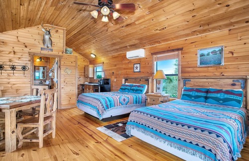 Fredericksburg Cabin | Rockview Cabin 5 | Spectacular Views of Enchanted Rock!