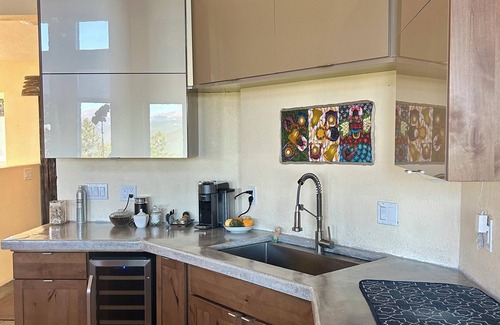 Black Hawk House | Rocky Mountain 3-bedroom house with Spectacular Views! New Listing!