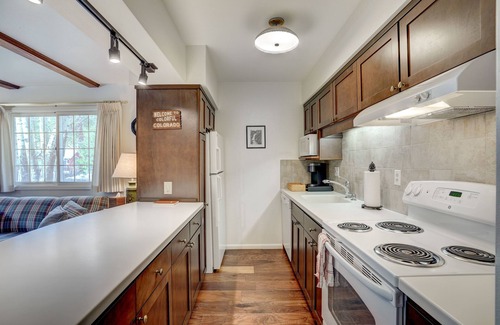 Estes Park Condo | Rocky Mountain Riverside Escape; 1 Mile to Park