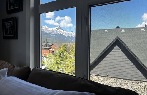 Canmore Apartment | Rocky Mountain View Condo (2 to 4 Persons)