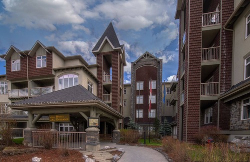 Canmore Apartment | Rocky Mountain View Condo (2 to 4 Persons)