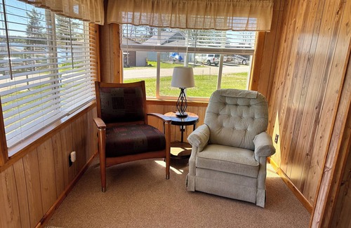 Hale Cottage | Rocky Racoon's Rustic Retreat at Sage Lake! Dock slip & tons of fun await!