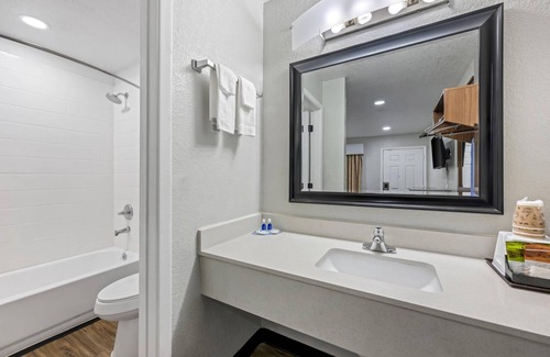 Carlsbad Hotel | Rodeway Inn Carlsbad Caverns Area