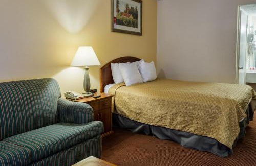 Bermuda Hotel | Rodeway Inn Colonial Heights I-95