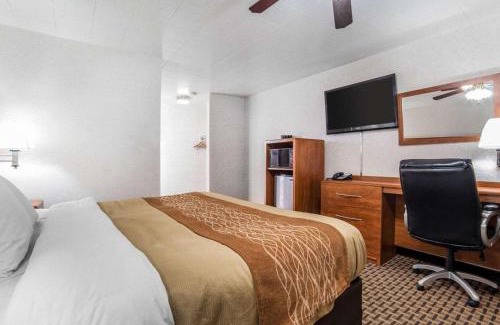 Elko Hotel | Rodeway Inn Elko Downtown Area