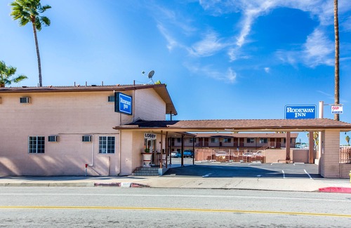 Carousel Hotel | Rodeway Inn San Bernardino