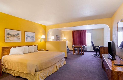 Blanding Hotel | Rodeway Inn & Suites Blanding