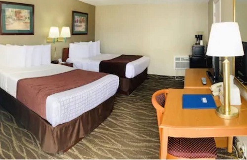Sheridan Hotel | Rodeway Inn & Suites Sheridan