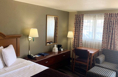Sheridan Hotel | Rodeway Inn & Suites Sheridan