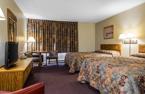 Waterford Hotel | Rodeway Inn Waterford - New London