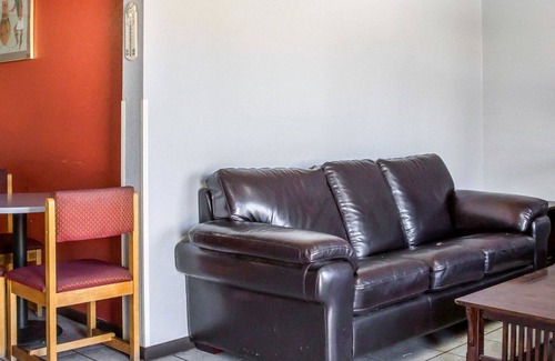 Winslow Hotel | Rodeway Inn Winslow I-40