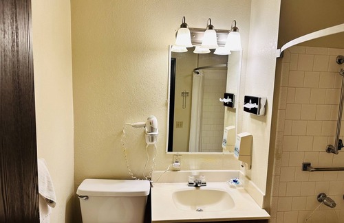 Winslow Hotel | Rodeway Inn Winslow I-40